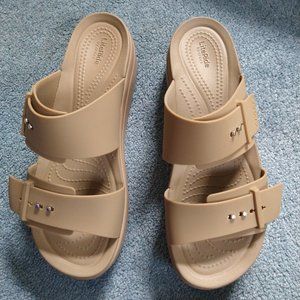 Tan Crocs LiteRide Brooklyn low-wedge Sandals Women's size 10